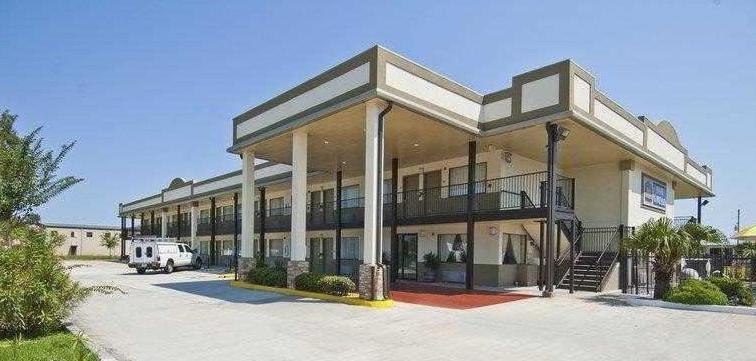 Days Inn By Wyndham Gonzales Bagian luar foto